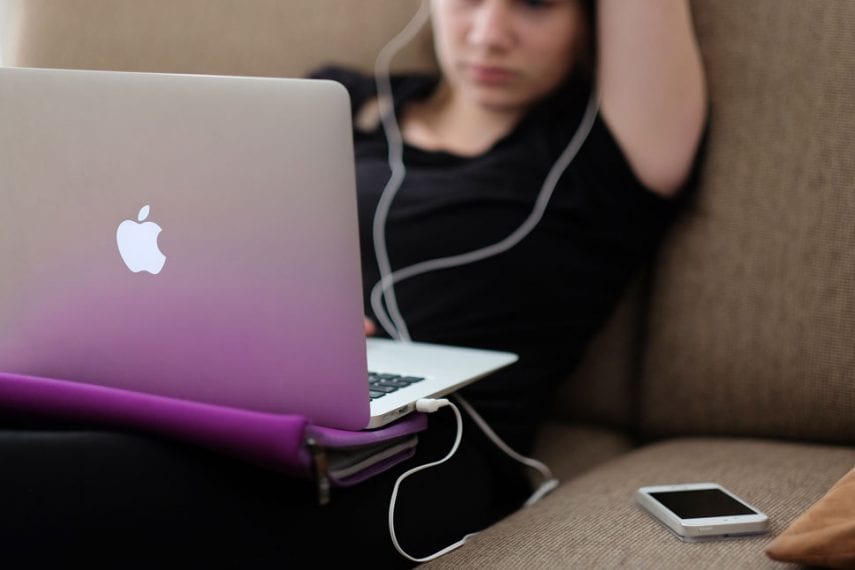 Agoraphobia and the Internet: Does Technology Help or Harm this Anxiety Disorder?